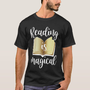 Läsning är magisk t shirt