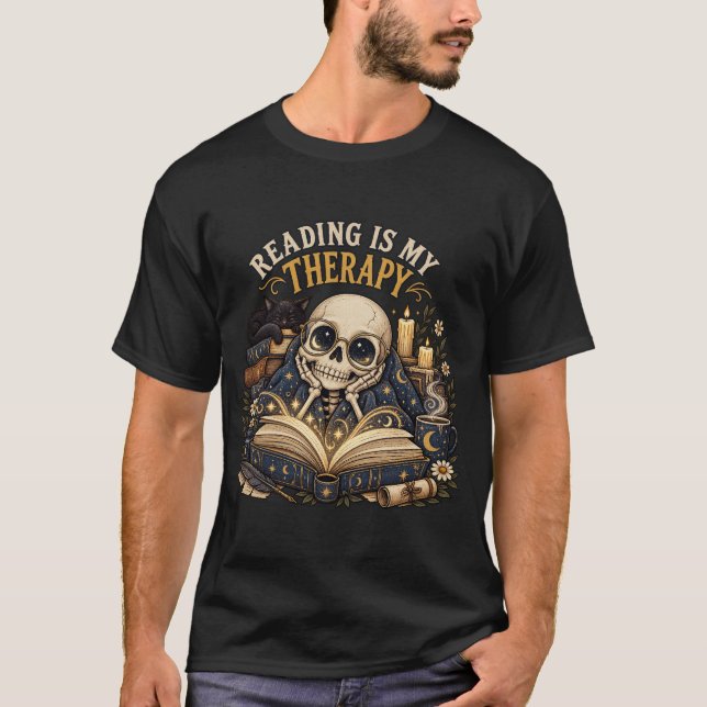 Läsning Är Min Terapi Celestial Skeleton Bokälskar T Shirt (Framsida)