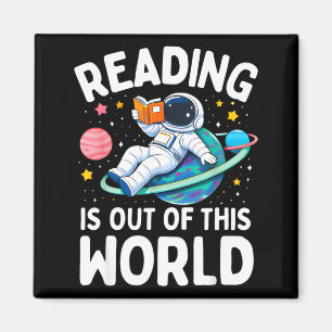 Läsning är utanför denna värld rymdastronaut magnet