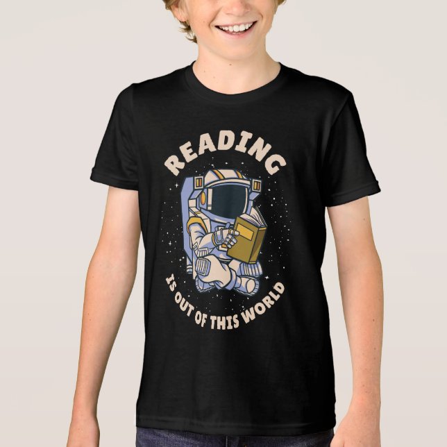 Läsning är utanför denna värld t shirt (Framsida)