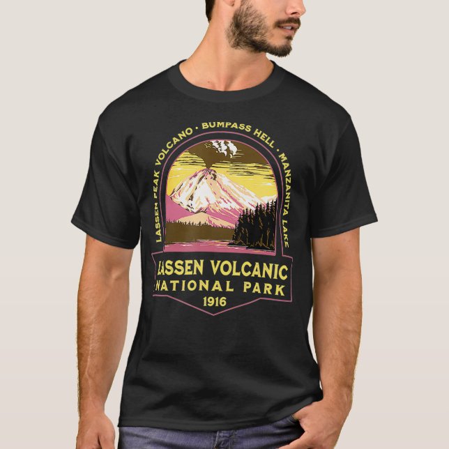 Lassen Volcanic National Park California Retro Hik T Shirt (Framsida)