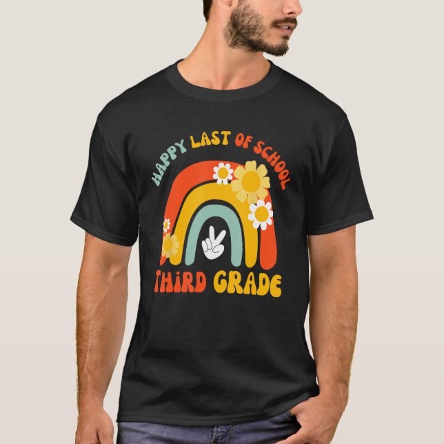 Last Day Of School Groovy Teachers and students He T Shirt (Framsida)