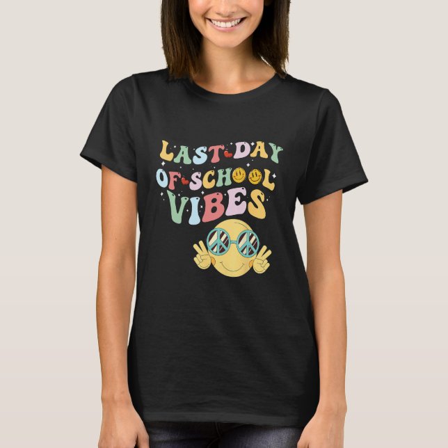 last day of summer vibes, groovy summer, funny tea t shirt (Framsida)