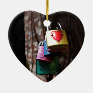 Låst kärlek julgransprydnad keramik