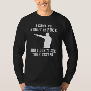 Låst och inläst med skratt - Gun-Theld-font funny T Shirt
