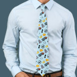 Lastbil-föraryrket Pappa Tie Slips<br><div class="desc">Manar har en slående mönster inspirerad av lastbil förarens utrustning, skapar det en tankfull gåva att presentera för en far, farfar eller morbror som arbetar eller har passion för lastbil. Konstruktionen visar upp en rad olika förarrelaterade symboler och verktyg, t.ex. lastbilar, hjul, växlar, lastbil nycklar och vägskyltar. De invecklade detaljerna...</div>
