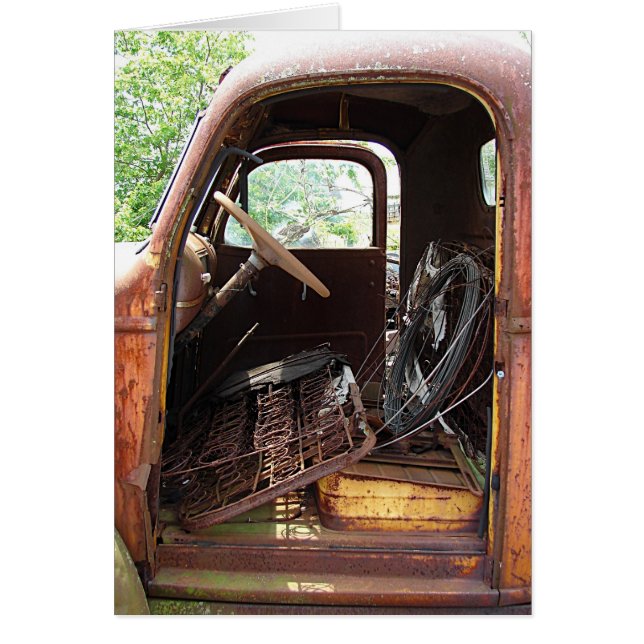 Lastbil fyllt med skräp och saknade dörr hälsningskort (Framsidan)