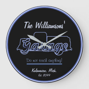 Lastbil-skylt över konturspassagelklocka stor klocka