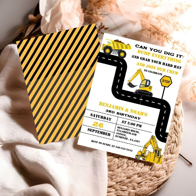 Lastbil Twin Boy Construction Birthday Inbjudningar (Skapare uppladdad)