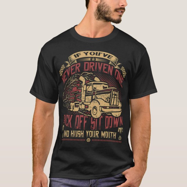 Lastbil yoga illustration t shirt (Framsida)