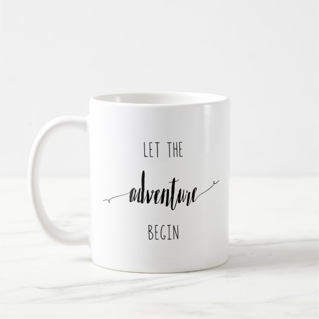 Låt äventyr börja citationstecken kaffemugg (Vänster)