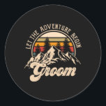 Låt Äventyr börja Groom Par matcha Bröllop Runt Klistermärke<br><div class="desc">Låt Äventyr börja Groom Par matcha Bröllop Honeymoon</div>