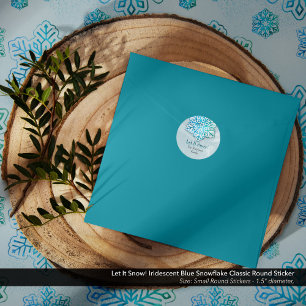 Låt det snöa! Iridescent Coola Blue Snowflake Runt Klistermärke