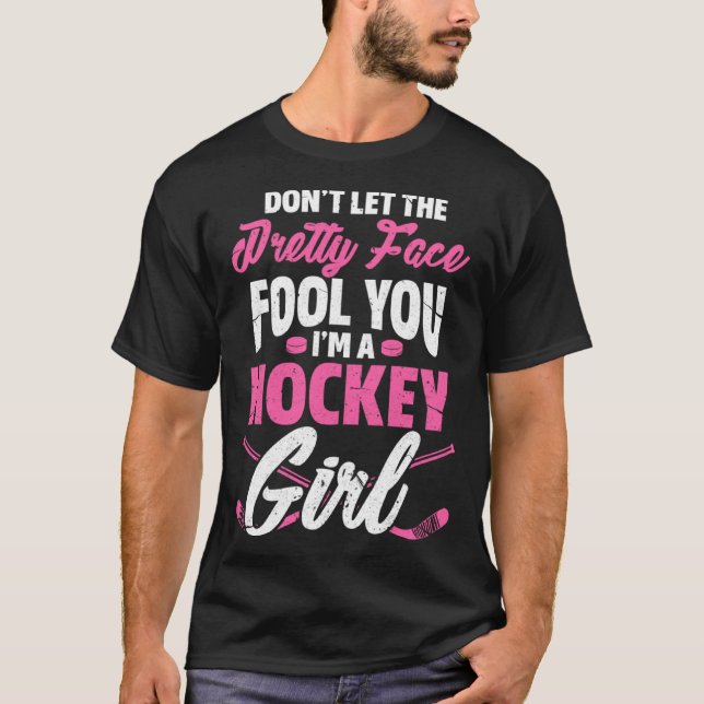 Låt inte den Söt Ansikte förleda dig, hockey Girl. T Shirt (Framsida)
