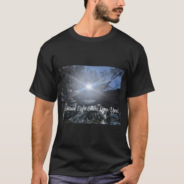 Låt Jesus skina på dig, Avslappnad T-Shirt (Framsida)