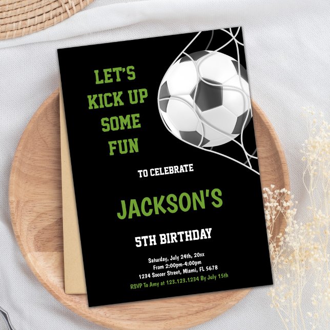 Låt oss att sparka upp inbjudningar till Black Soc (Let's kick up Black Soccer Birthday Invitations)