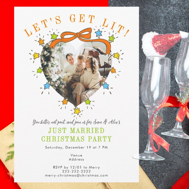 Låt oss festa! Nygifta Foto Julfest Inbjudningar (Let’s Get Lit! Just Married Photo Christmas Open House Cocktail Party Newlywed Gathering Engagement)