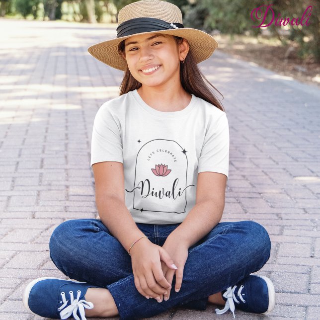 Låt oss fira Diwali-eleganten T Shirt (Skapare uppladdad)