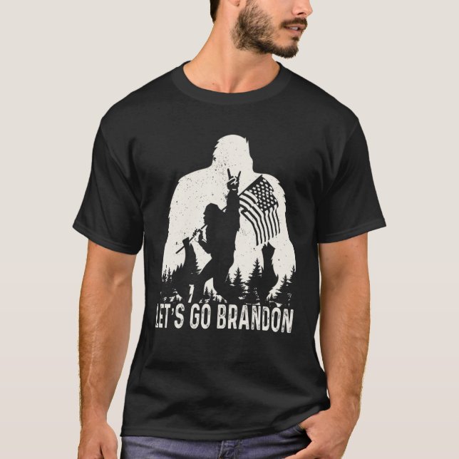 Låt oss Go Brandon Camping Bigfoot Rock and roll U T Shirt (Framsida)