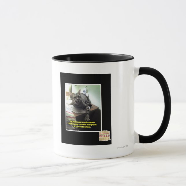 Låt oss se om hon märker det. mugg (Höger)