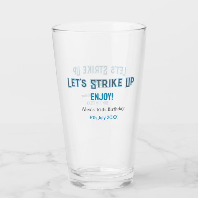 Låt oss strejka upp blått grått lycklig 10 födelse glaskopp (Framsida)