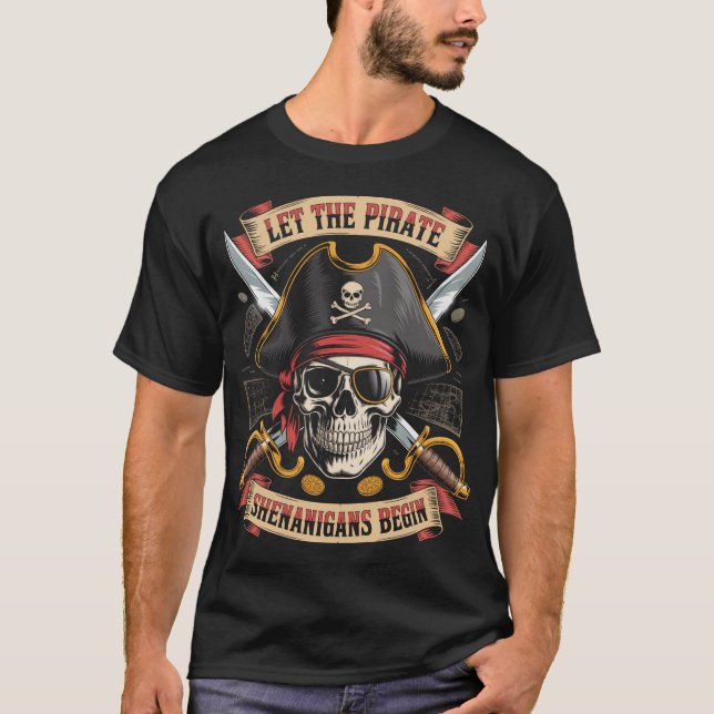 Låt Pirat shenanigans börja på Halloween Skull T Shirt (Framsida)
