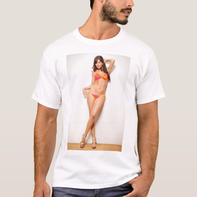 Latina modern utvikningsflicka i bikinin - T-tröja T Shirt (Framsida)