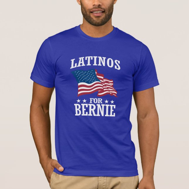 LATINOS FOR BERNIE SANDERS T-SHIRT (Framsida)