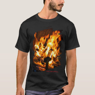 Latinskords t-shirt med vacker öppen spis