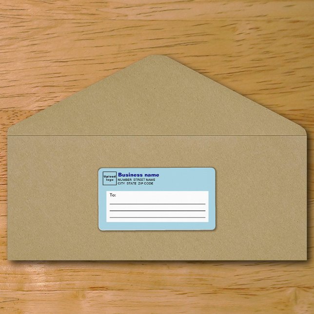 Lätt blått affärsetikett fraktsedel (Light blue business shipping label on envelope)
