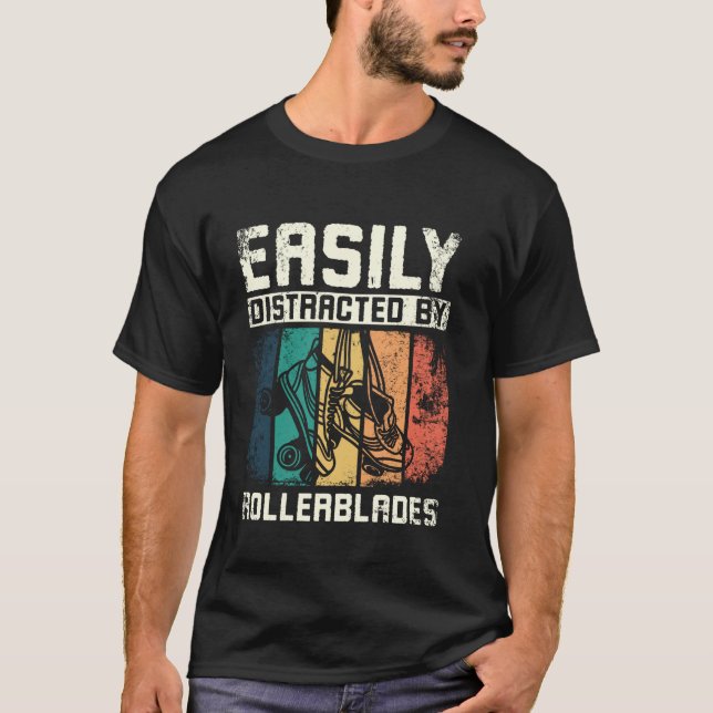 Lätt distrad av rullskridskor t shirt (Framsida)