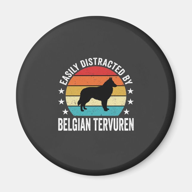 Lätt Distraherad Av Belgisk Tervuren Hund Magnet (Framsidan)