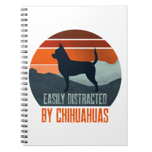 Lätt Distraherad Av Chihuahuor Hundpromenad Anteckningsbok