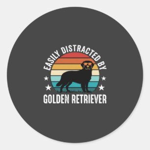Lätt Distraherad av Golden Retriever Retro Solnedg Runt Klistermärke