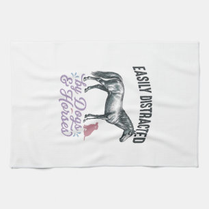 Lätt Distraherad av Hundar och Hästar T-Shirt Desi Kökshandduk