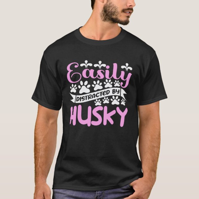Lätt Distraherad Av Husky Husky T Shirt (Framsida)