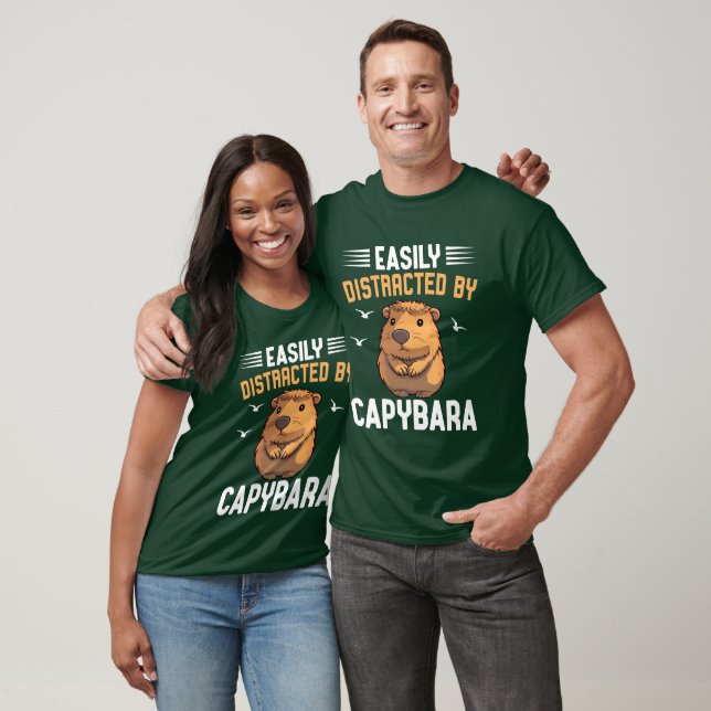 Lätt Distraherad av Kapybaror, söt Kapybara T Shirt (Unisex)