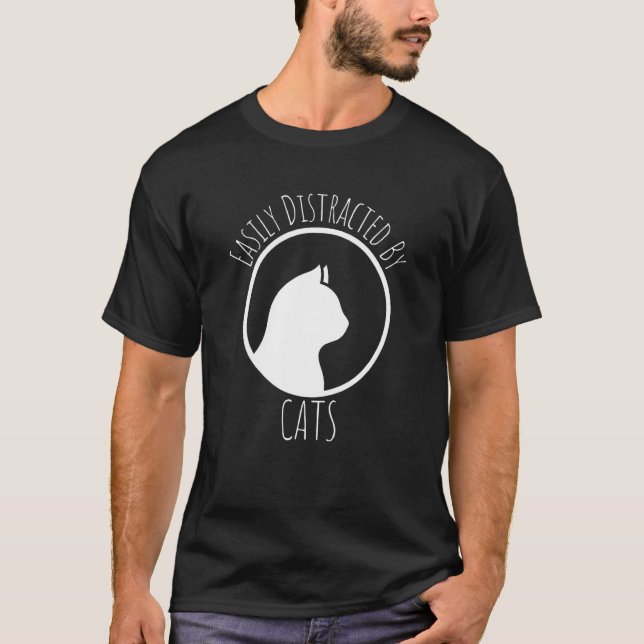 Lätt Distraherad Av Katter T Shirt (Framsida)