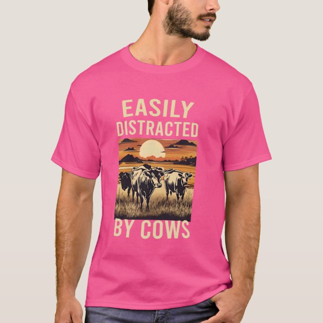 Lätt Distraherad Av Kor Rolig Ko Famer Retro V T Shirt (Framsida)