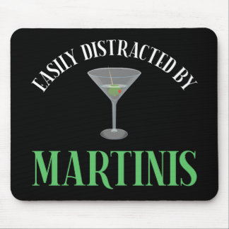 Lätt Distraherad Av Martinis Musmatta