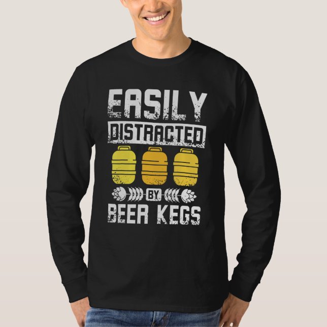 Lätt distraherad av ölkaggar t shirt (Framsida)