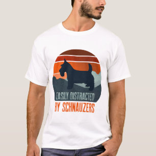 Lätt Distraherad Av Schnauzer Hundpromenader T Shirt