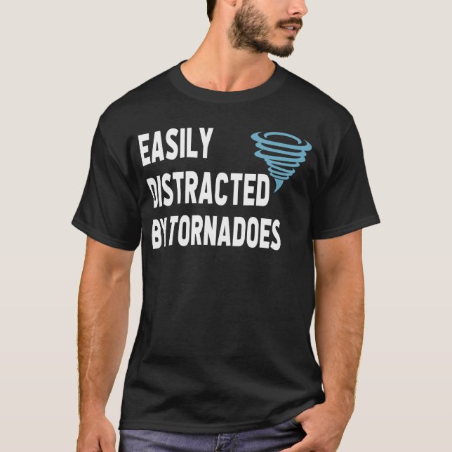 Lätt Distraherad av Tromber T Shirt (Framsida)