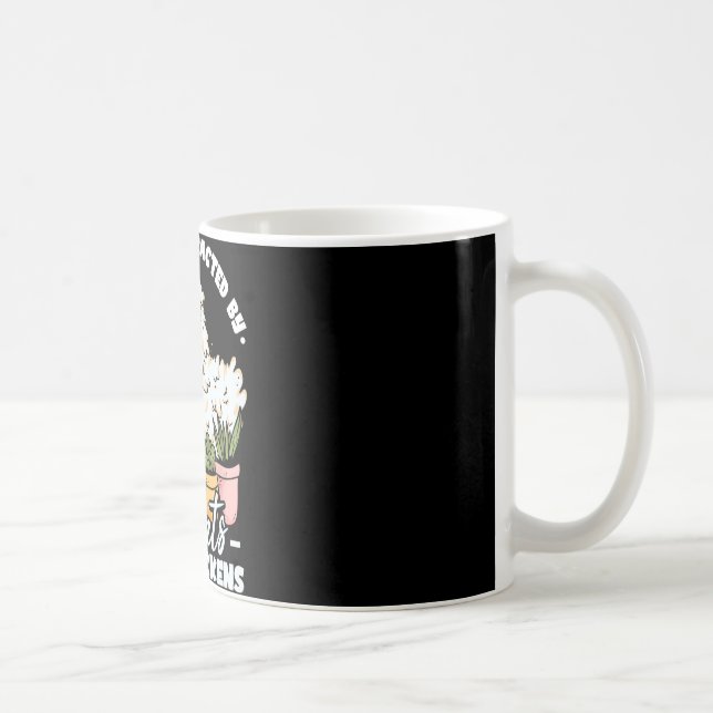 Lätt Distraherad Av Växter Och Kycklingar Silkie C Kaffemugg (Höger)