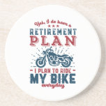 Lättare Biker Pension-plan Ride My Bike Underlägg<br><div class="desc">Ja, jag har Pension-planen. Jag tänker rida min bike. Lönsam utformning för dem som kör motorcykel, cross country motorcykel och motorcykel på motorväg i kärlek . Vintage och återhandelsvaror för biker av veteraner som går i pension. Perfekt för pensionerad medarbetare, kollega, chef, kontorschef, återförsäljare, företagsledare, sjuksköterska, lärare, läkare eller ingenjör....</div>