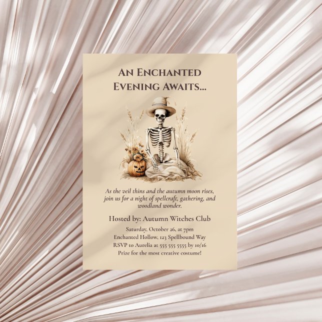 Lättare höst Skeleton - Witchy Fall Gathering Inbjudningar (Funny Autumn Skeleton – Witchy Fall Gathering Invitation on a boho neutral dry palm leaf)