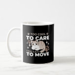 Lättaxade och lazy Vibes för Cat Lovers Design Kaffemugg<br><div class="desc">Firar avslappning med vår "för Coola att ta hand om,  för lätt att flytta"-design som innehåller en katt med kylning. Perfekt för T,  hemdekanter och gåvor till kattälskare! #CuteCatGifts #FelineFriends #PunnyCat #LazyCat</div>