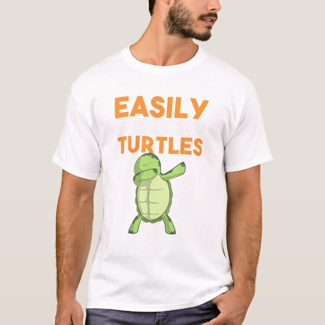 Lättdistraherat av Turtles Funny Dabbing Dab Dan T Shirt (Framsida)