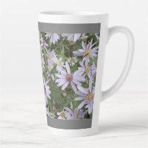 Latte mugg blek lila rastblomma
