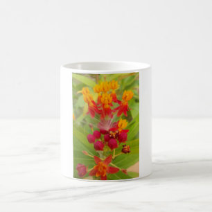 Lättfärgad Blommigt med Milkweed Art Print Kaffemugg